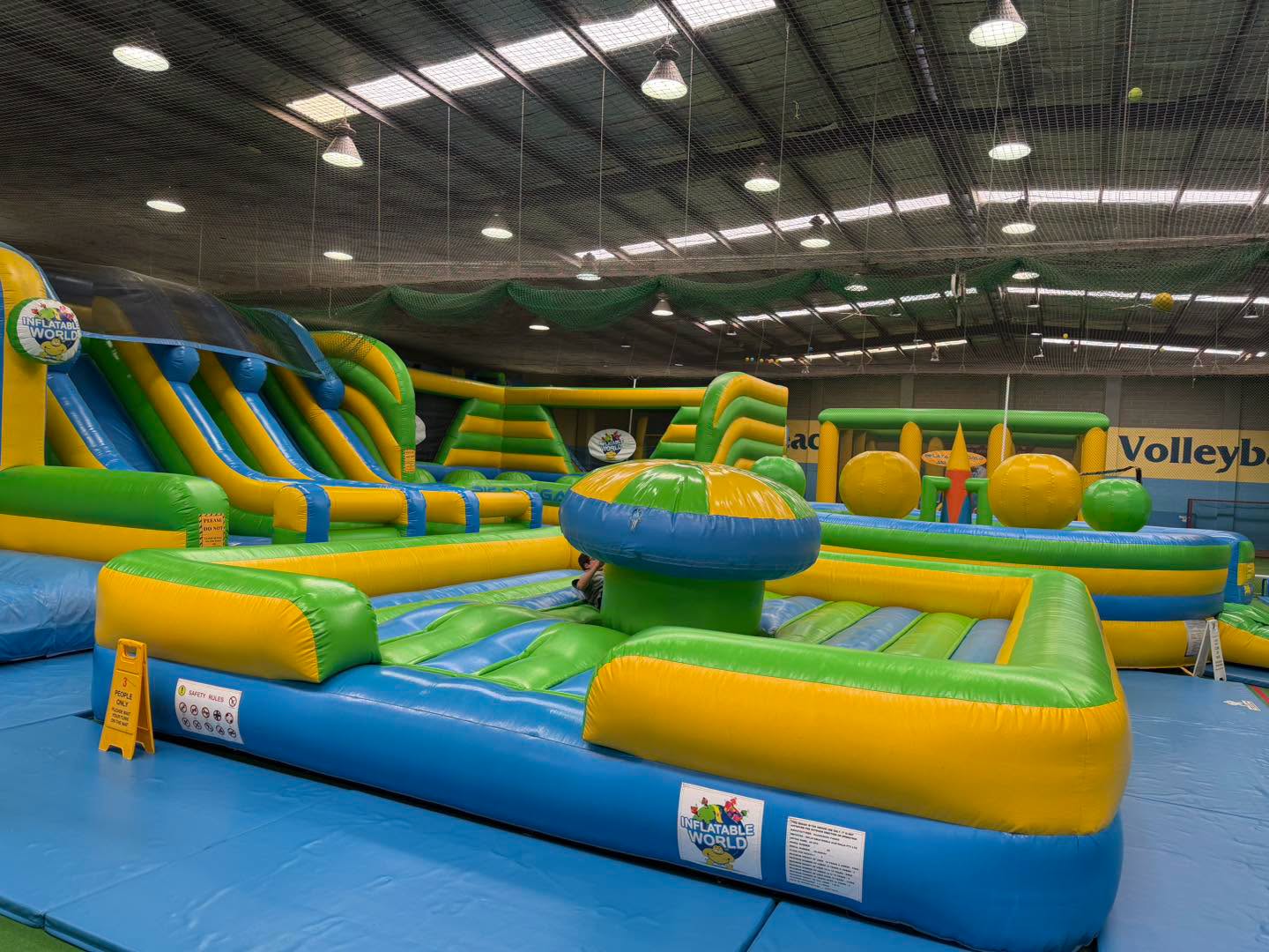 INDOOR INFLATABLES