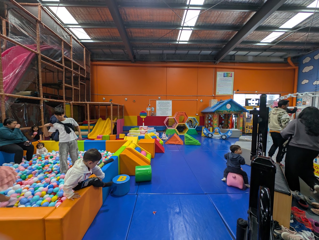 Kidz Digz Play