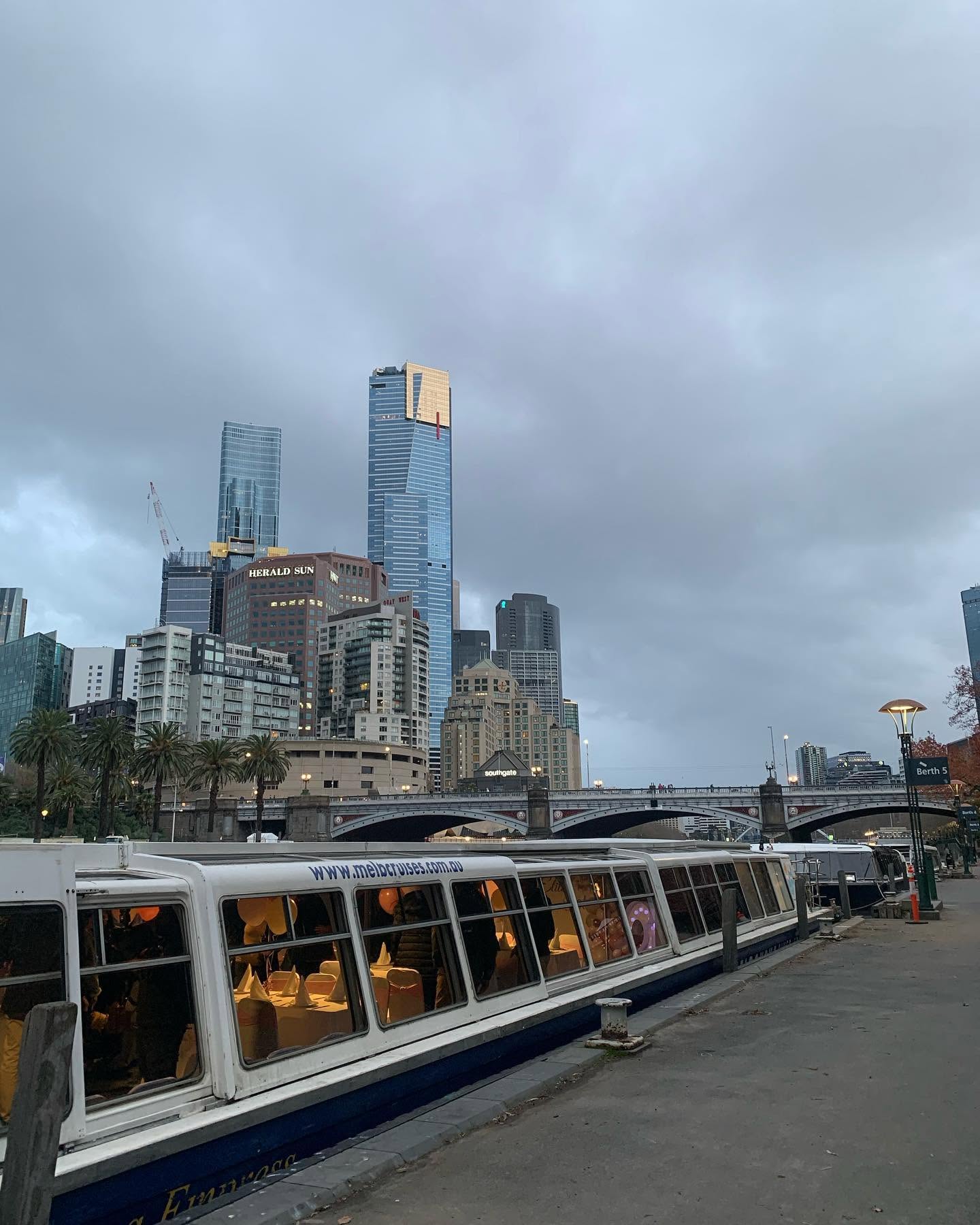 Melbourne Yarra River Dinner Cruise