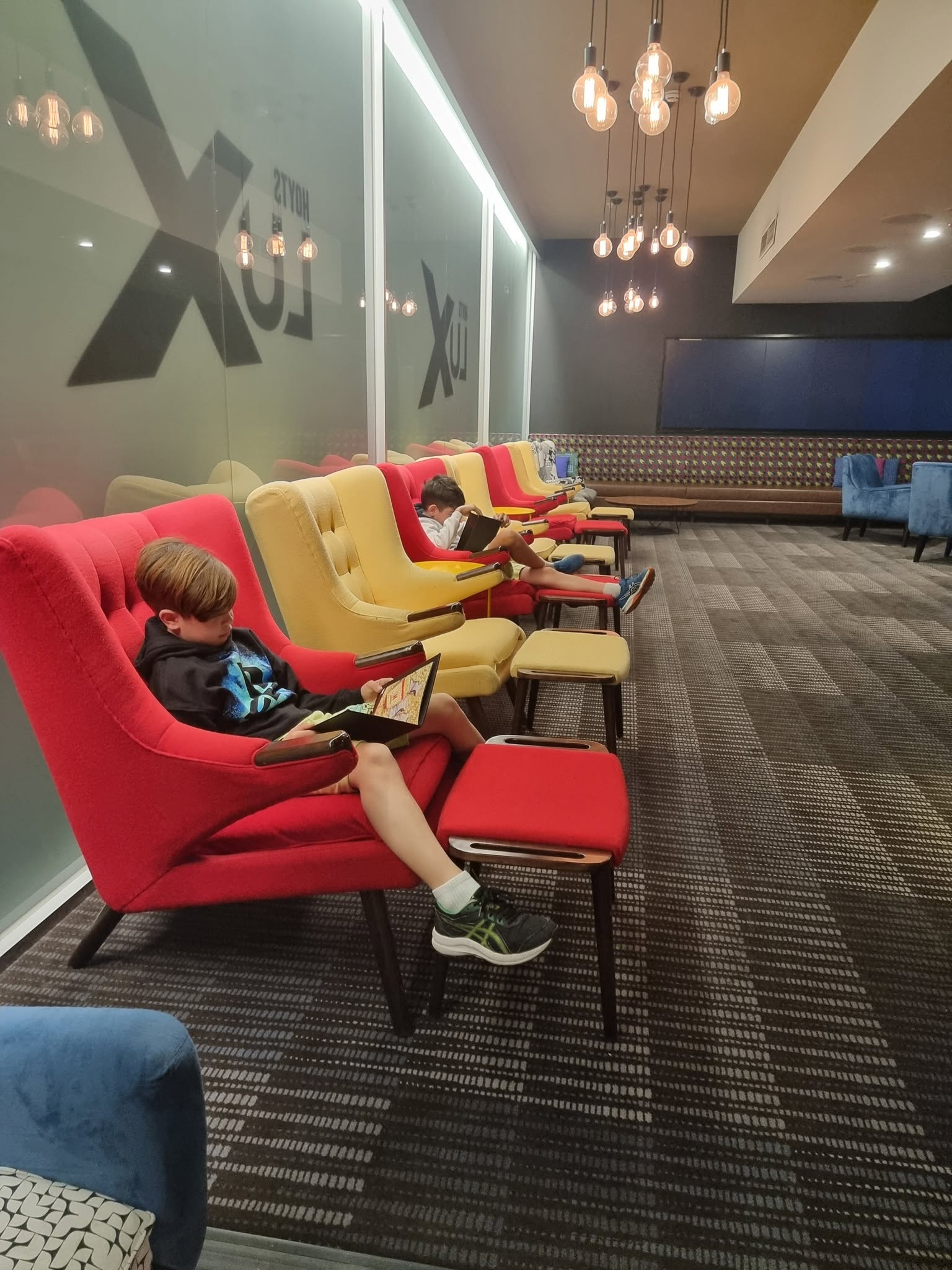 hoyts lux