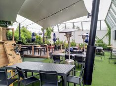 station hotel outside dining